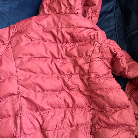 Burgundy puffer jacket - Picture 2 of 8